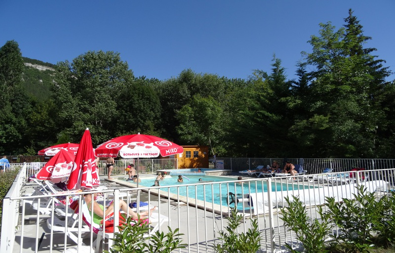 camping le clos des peupliers piscine 2